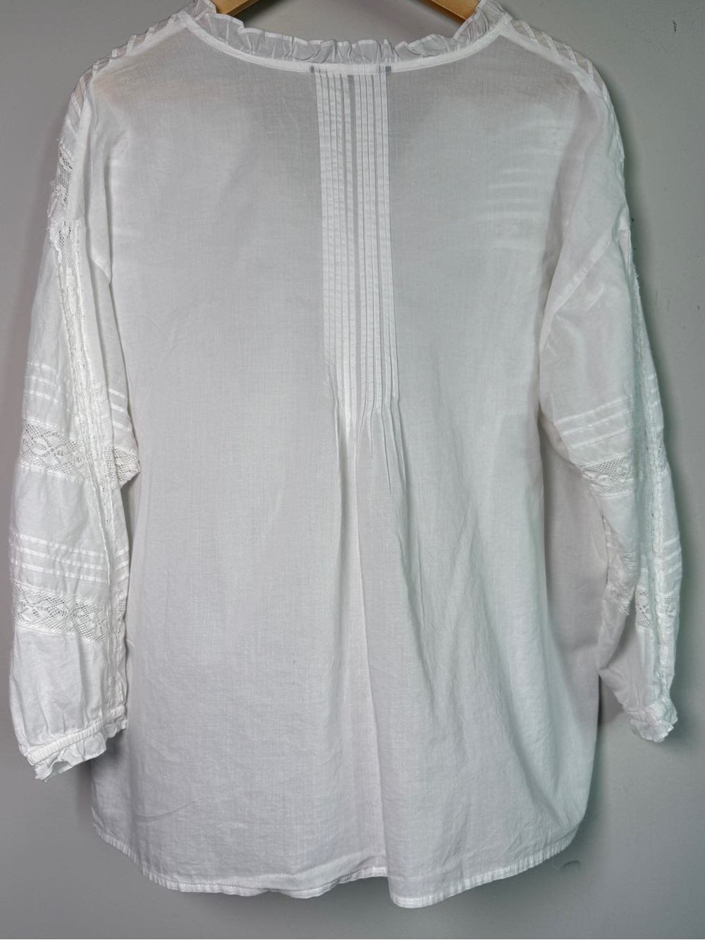 Ralph Lauren White Lace Pintuck Cotton Tunic Top - small rip in the seam. - Picture 3 of 10